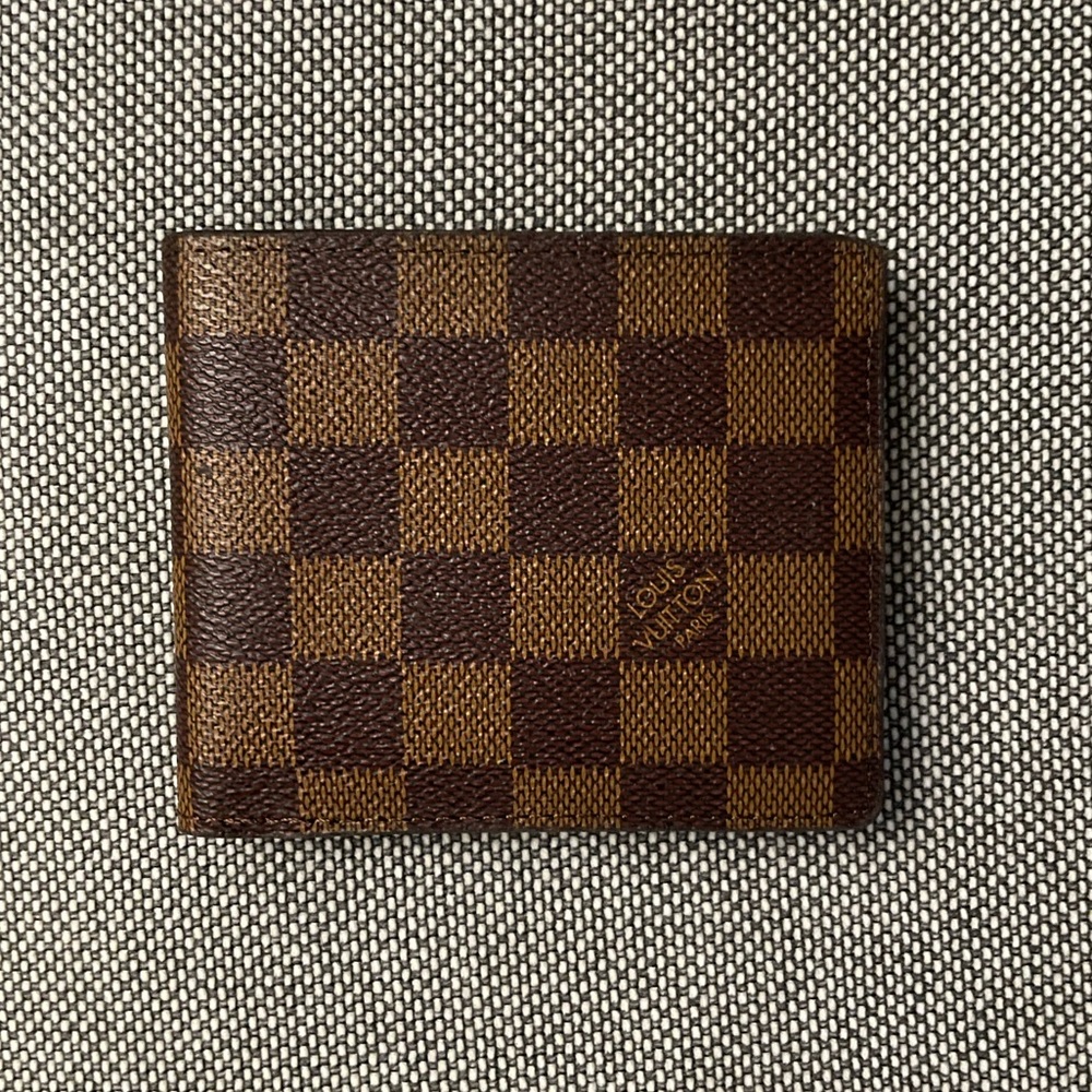 New Checkered brown leather wallet